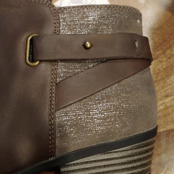 NIB Clark's Addit Glady's Boots - Picture 9 of 9